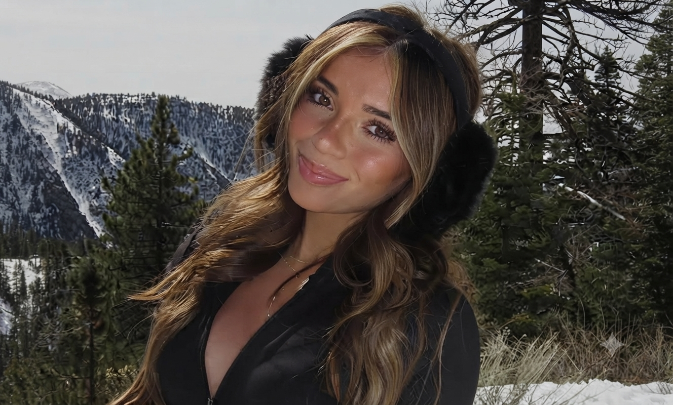 Kayla Manousselis Net Worth